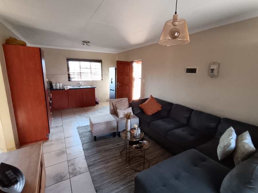 2 Bedroom Property for Sale in Waterval East North West